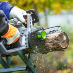 LUX 20V Kettingzaag Incl. 4.0Ah Accu + Lader 10 LUX 20V Kettingzaag Incl. 4.0Ah Accu + Lader -Tuin En Buiten 123 2435