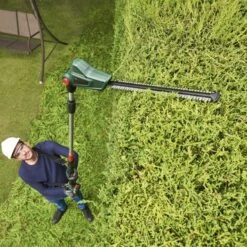 Bosch 18V Heggenschaar Telescopisch UniversalHedgePole (Incl. 2.5Ah Accu + Lader) -Tuin En Buiten 123 2588