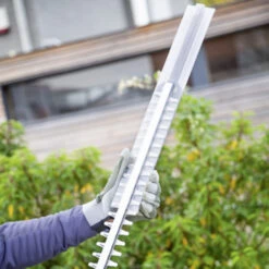 LUX 20V Heggenschaar + 2,0Ah Accu + Lader 16 LUX 20V Heggenschaar + 2,0Ah Accu + Lader -Tuin En Buiten 123 2666