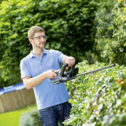 LUX 20V Heggenschaar + 2,0Ah Accu + Lader 17 LUX 20V Heggenschaar + 2,0Ah Accu + Lader -Tuin En Buiten 123 2667