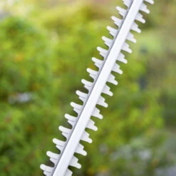 LUX 20V Heggenschaar + 2,0Ah Accu + Lader 23 LUX 20V Heggenschaar + 2,0Ah Accu + Lader -Tuin En Buiten 123 2673