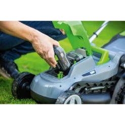 LUX 20V Accu Grasmaaier 33cm Incl. 2 Accu's 4,0Ah + Lader 12 LUX 20V Accu Grasmaaier 33cm Incl. 2 Accu's 4,0Ah + Lader -Tuin En Buiten 123 3475