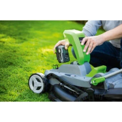 LUX 20V Accu Grasmaaier 33cm Incl. 2 Accu's 4,0Ah + Lader 16 LUX 20V Accu Grasmaaier 33cm Incl. 2 Accu's 4,0Ah + Lader -Tuin En Buiten 123 3479